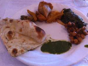 Akbar Vegetable Pakora, Naan, Palak